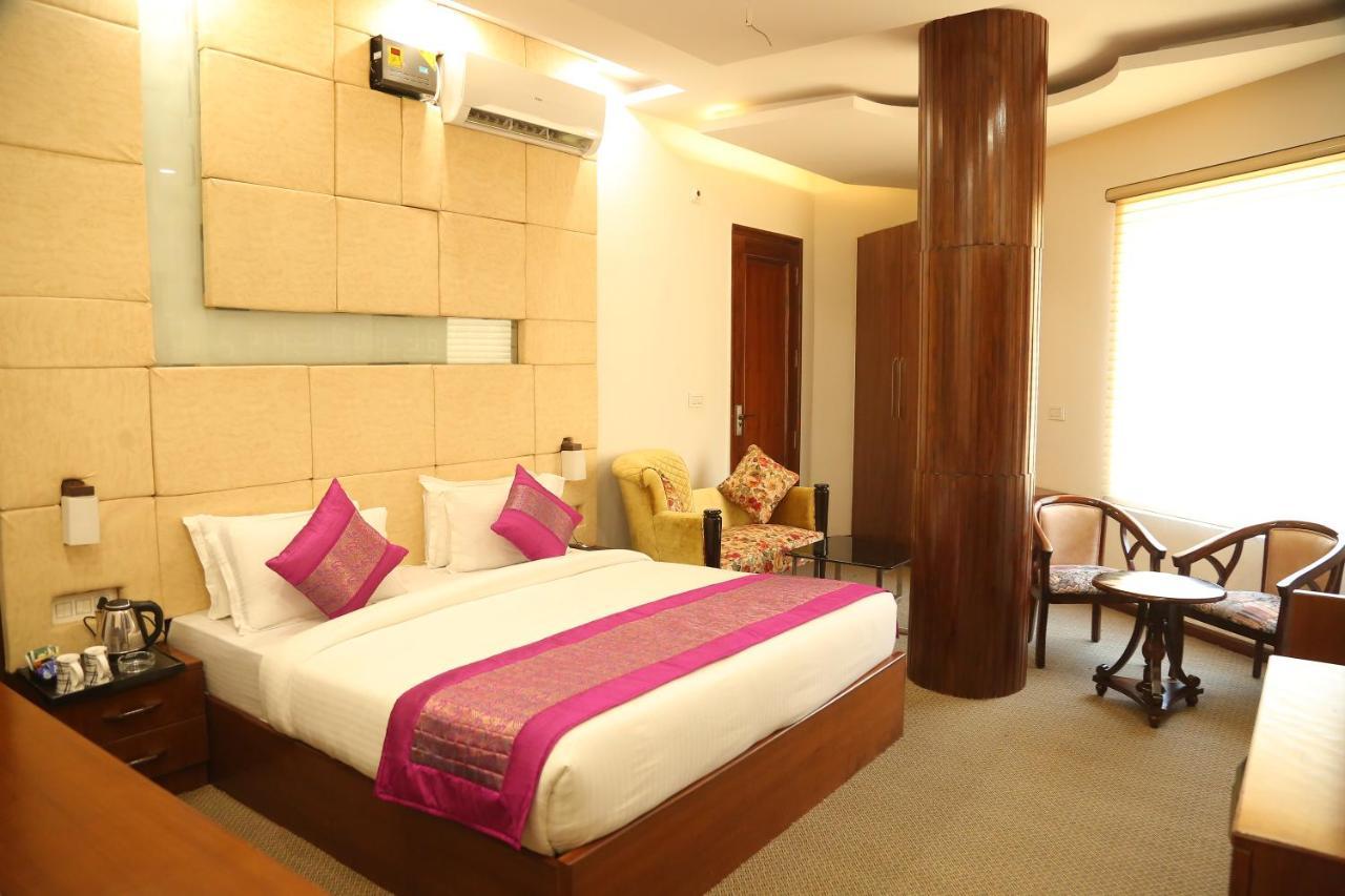 Inter Urban Hotel Rohtak Exterior foto
